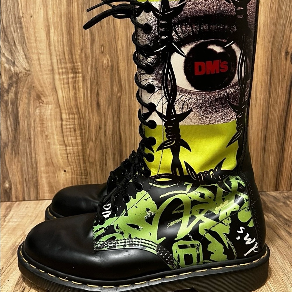 RARE Doc Marten graffiti 14 eye boots UK size 8 - Picture 4 of 11